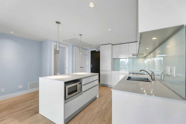 2208 - 1122 3 Street SE