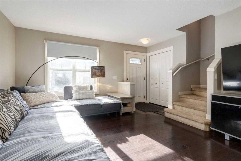 1022 Mckenzie Towne Villas SE, Calgary, T2Z 1E4 | Image 3