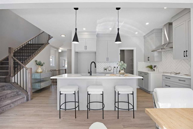 1414 Bayview Crescent SW