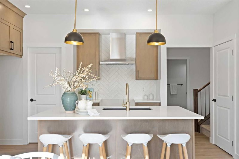 1398 Bayview Crescent SW, Airdrie, T4B 5N9 | Image 2