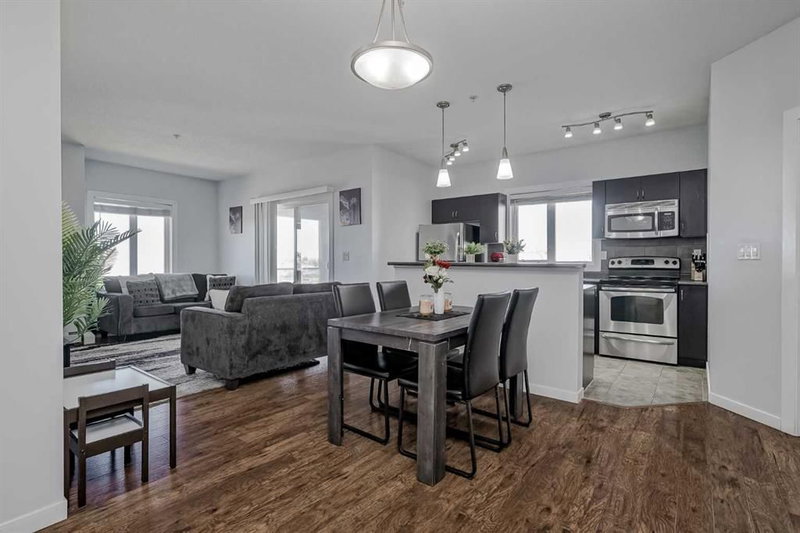 1318 - 604 East Lake Boulevard NE, Airdrie, T4A 0G5 | Image 2