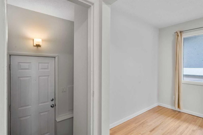 10631 Elbow Drive SW, Calgary AB - For Sale | HonestDoor
