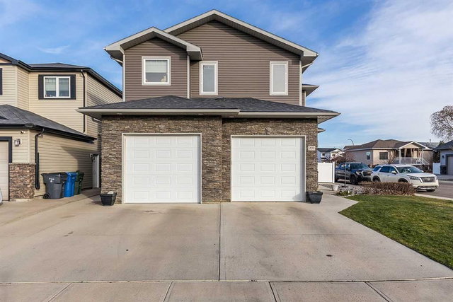 203 Sterling Crescent SE