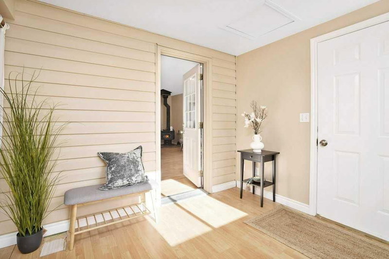8 Sunnyside Drive, Sunnyside — interior photo
