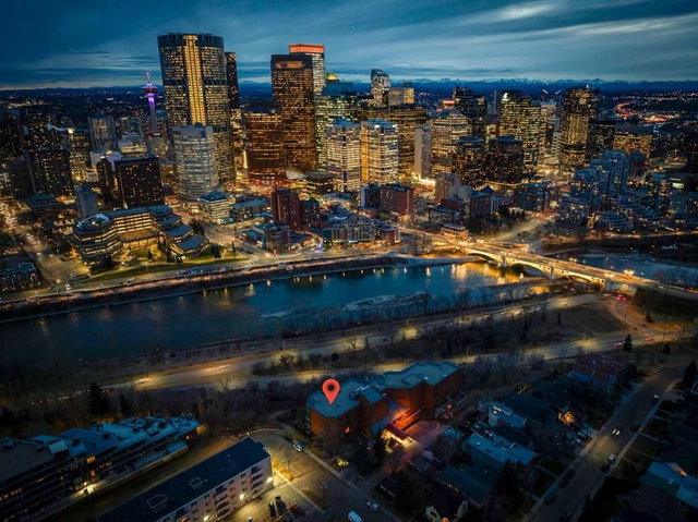 2D - 215 2 Street NE