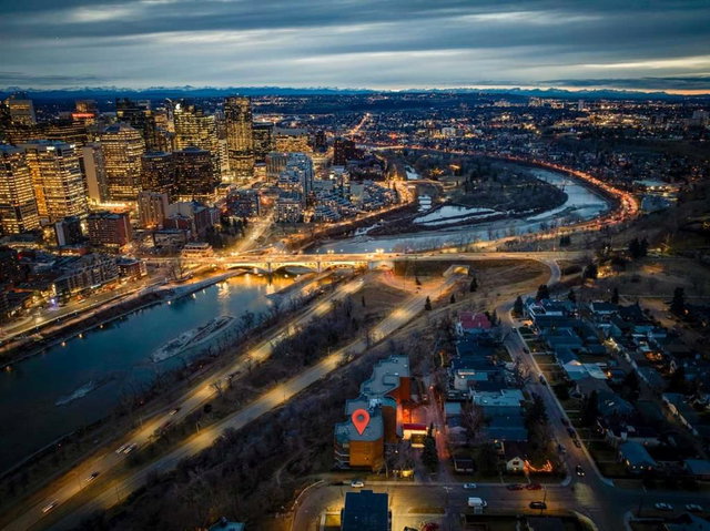 2D - 215 2 Street NE