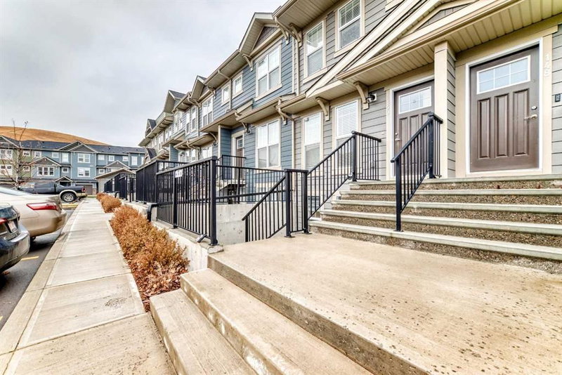 152 Cranbrook Square SE, Calgary, T3M3E3 | Image 2