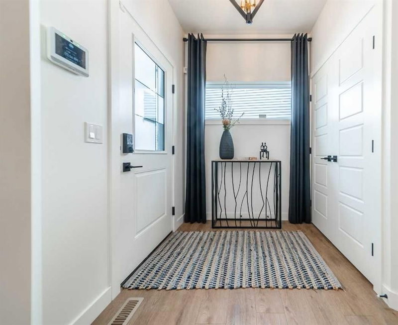 571 Buffaloberry Manor SE, Calgary, T3M3Z1 | Image 2