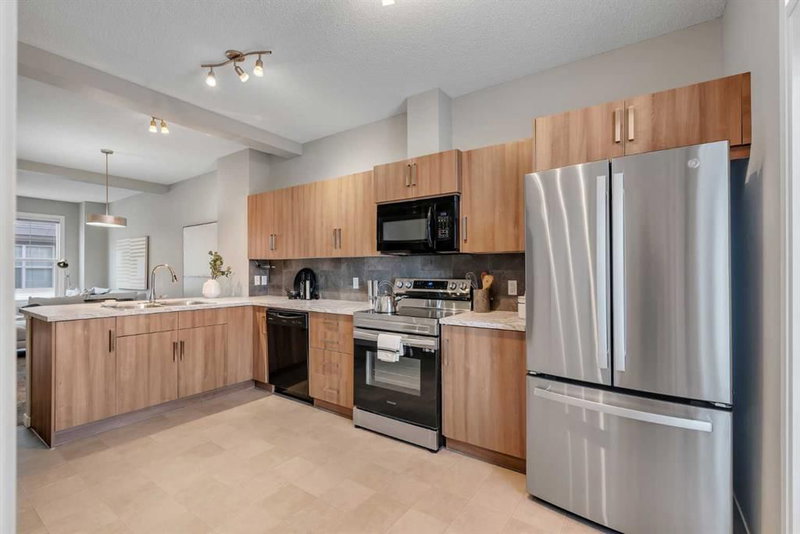 34 New Brighton Point SE, Calgary, T2Z 1B6 | Image 3