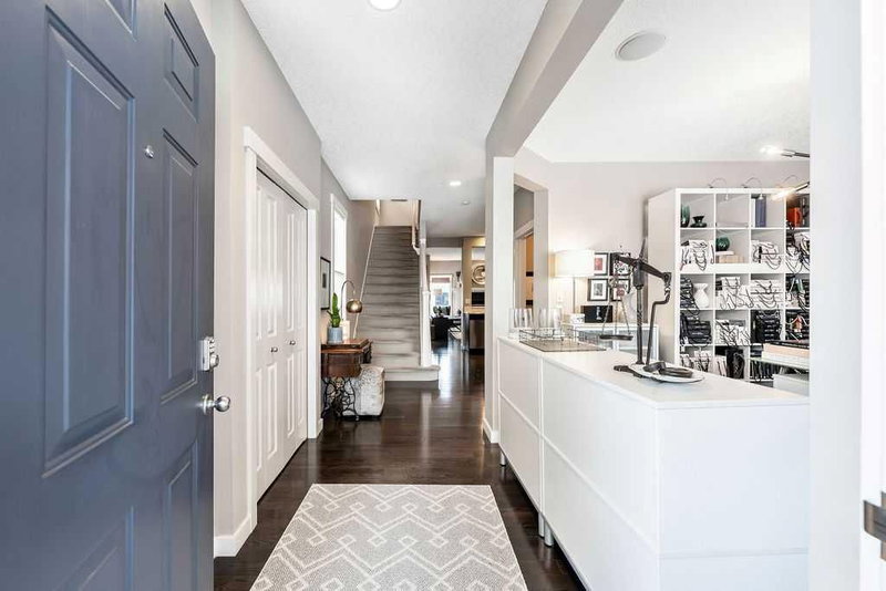 78 Ypres Green SW, Calgary, T2T 6M1 | Image 3