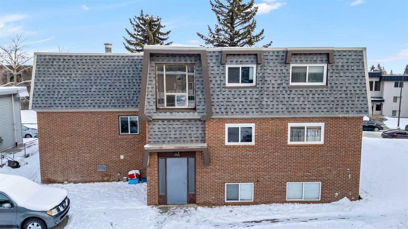 A unit for sale at 427 Huntsville Crescent NW