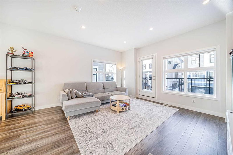 69 Les Jardins Park SE, Calgary, T2C 5V3 | Image 3