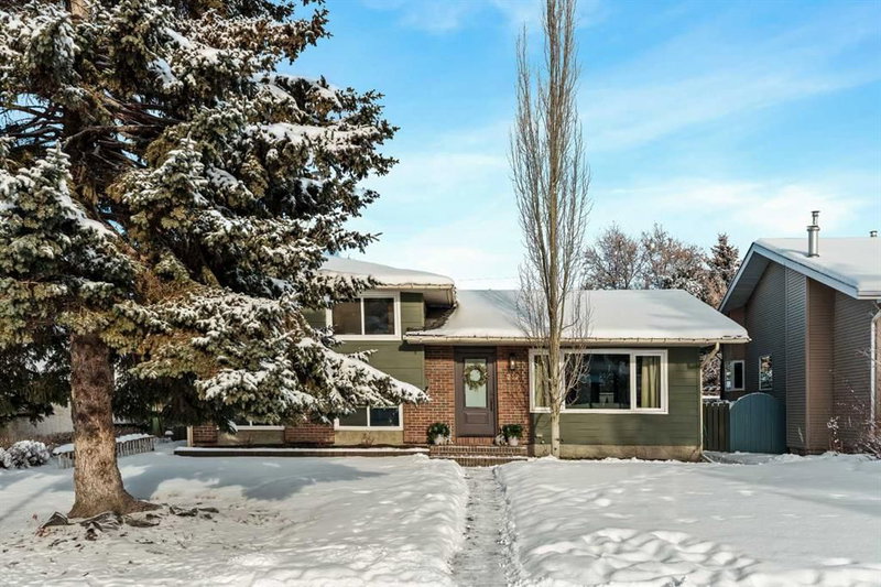 212 Vantage Place NW, Calgary, T3A1X9 | Image 2