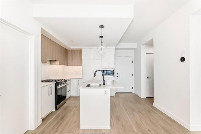 415 - 8375 Broadcast Avenue SW