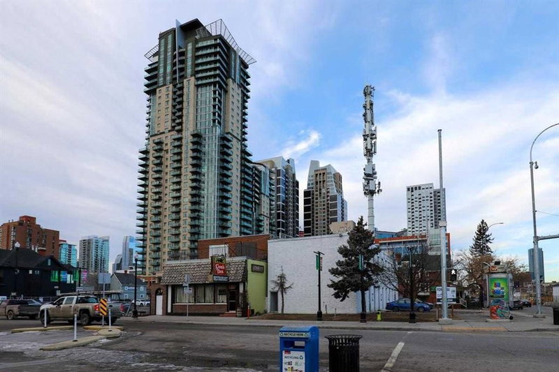 234 17 Avenue SE, Calgary, T2G 1H4 | Image 2