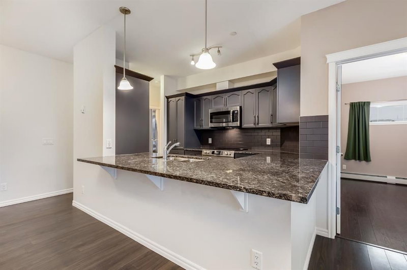 3201 - 4 Kingsland Close SE, Airdrie, T4A 0J3 | Image 2