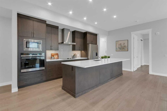 302 - 235 Lebel Crescent NW