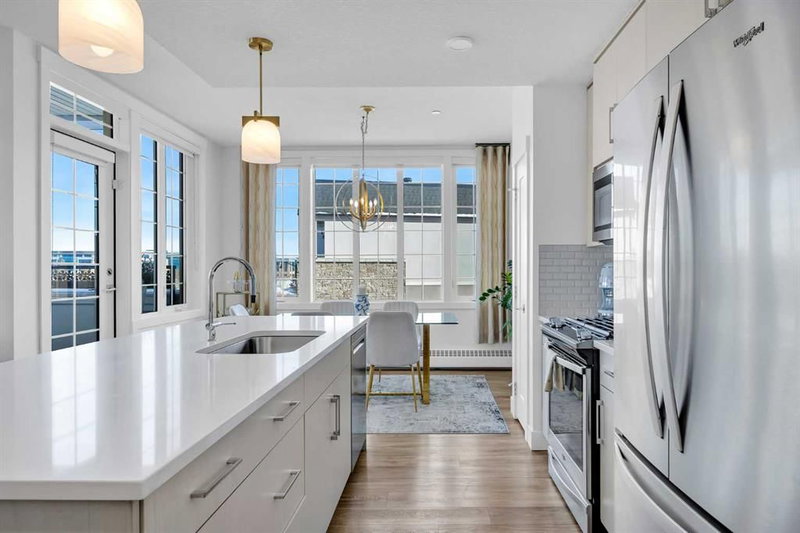 210 - 38 Quarry Gate SE, Calgary, T2C5T6 | Image 3