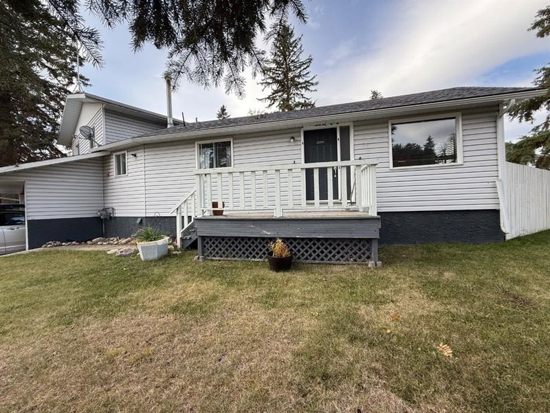 16 Blueberry Drive, Whitecourt, T7S 1G7 | Image 2