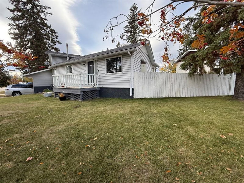 16 Blueberry Drive, Whitecourt, T7S 1G7 | Image 3