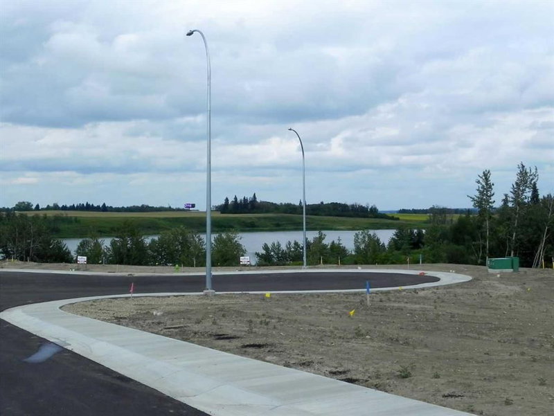 4722 Beardsley Avenue, Lacombe, T4L1Y9 | Image 2