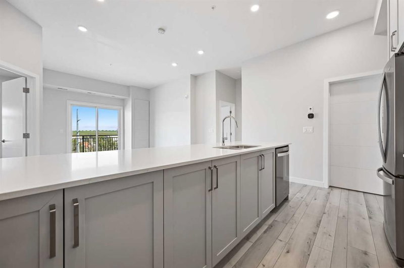 410 - 255 Les Jardins Park SE, Calgary, T2C 5W9 | Image 2