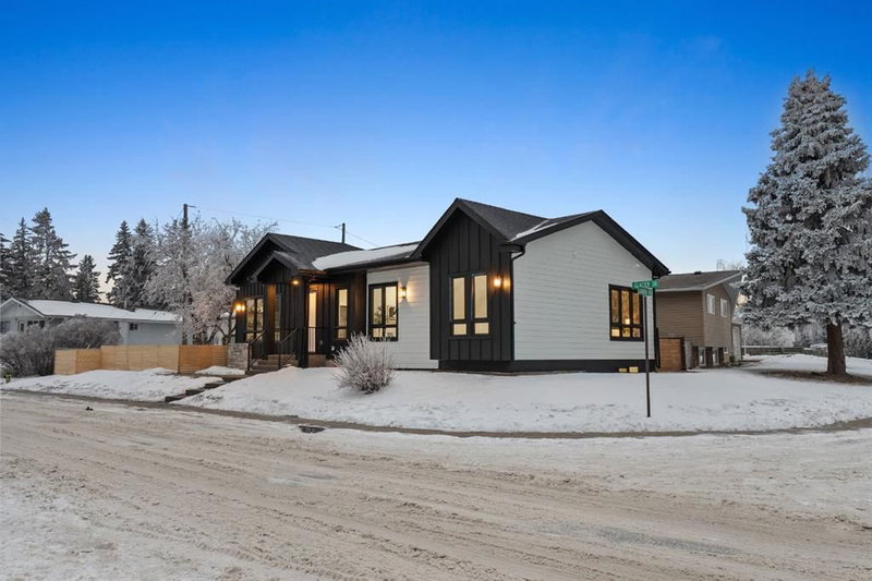 27 Glacier Drive SW, Calgary, T3E 5A2 | Image 2