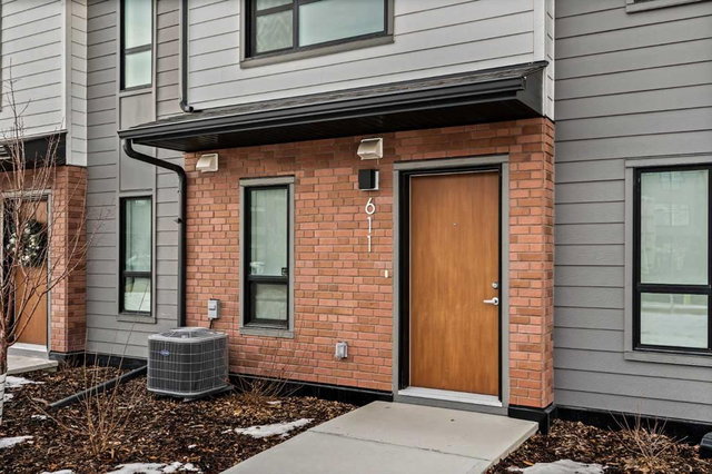 611 - 20295 Seton Way SE