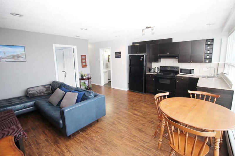 A unit for sale at 1612 14 Avenue SW