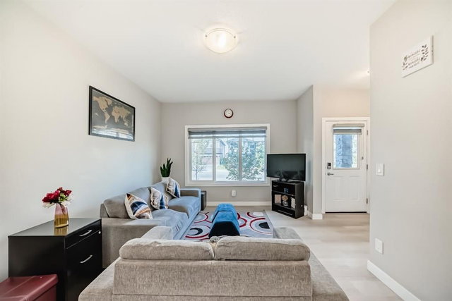 559 cornerstone Avenue NE