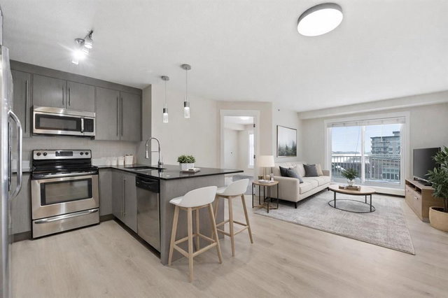 2404 - 11 Mahogany Row SE