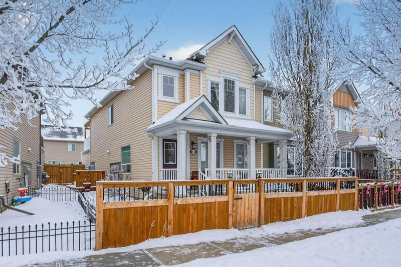 1012 Windsong Drive SW, Airdrie, T4B 0P2 | Image 2