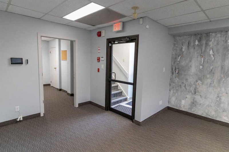 Suite 1A - 4321 23B Street NE, Calgary, T2E 7V9 | Image 2