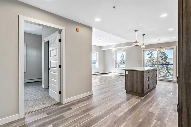 201 - 21 Ranchlands Boulevard NE