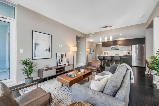 2001 - 215 13 Avenue SW