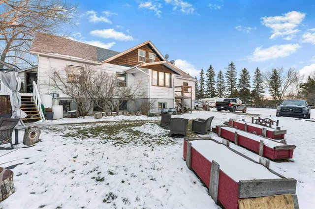 1-4 - 320075 Range Road 240