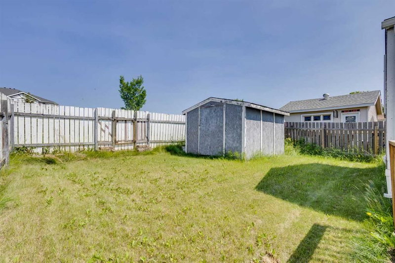 172 Clausen Crescent