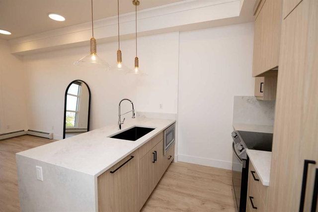 414 - 330 Dieppe Drive SW