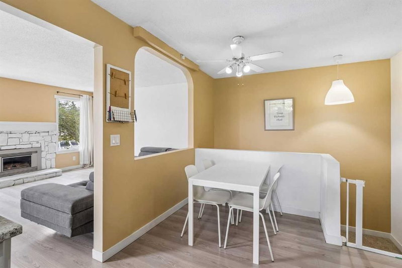 212 Whitman Place NE, Whitehorn — interior photo 7
