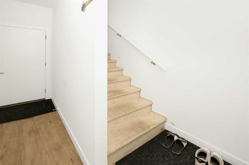 633 savanna Boulevard NE, Calgary, T3J2K2 | Image 2