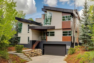 25 Posthill Drive SW