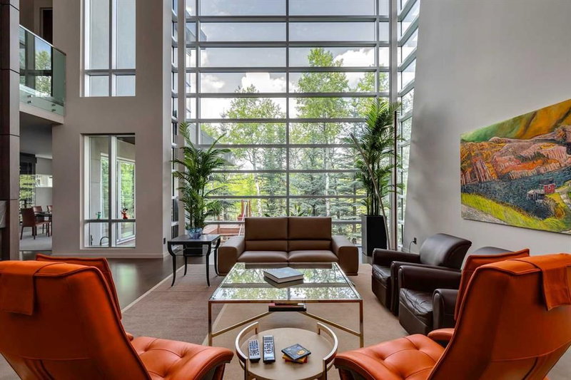 25 Posthill Drive SW, Calgary, T3H 0A8 | Image 2