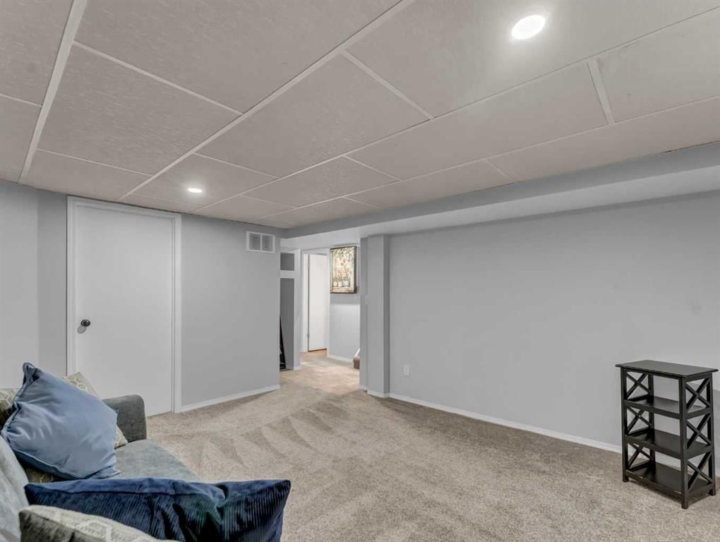 Listing Image 24