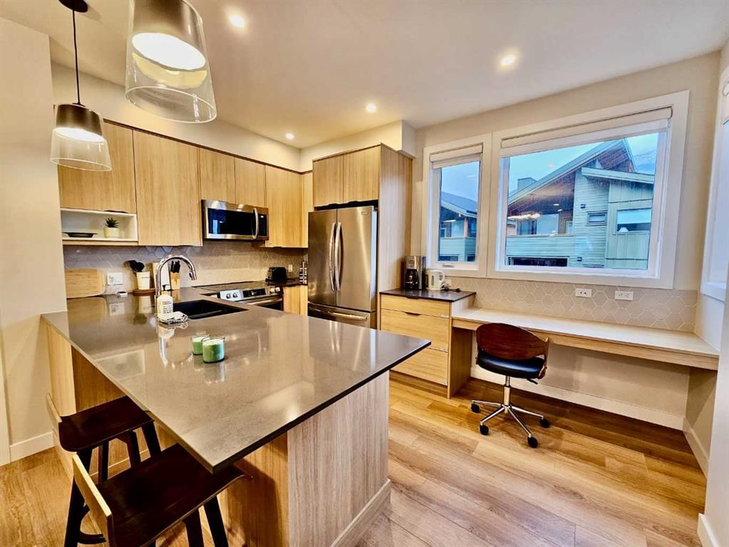 Listing Image 5