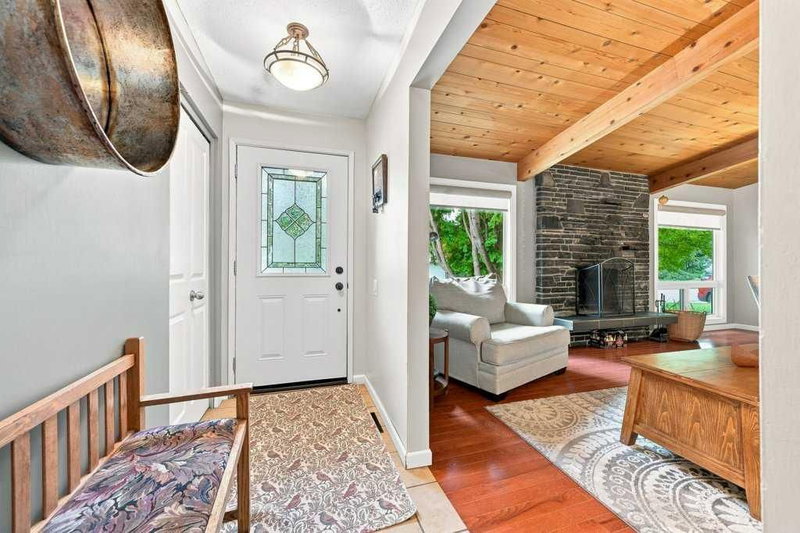 6 Varcourt Place NW, Varsity — interior photo 6