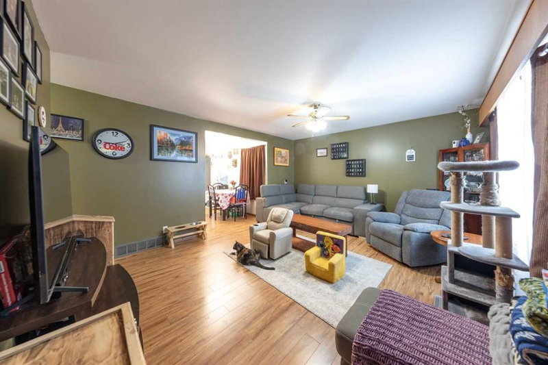 111 4 Avenue W