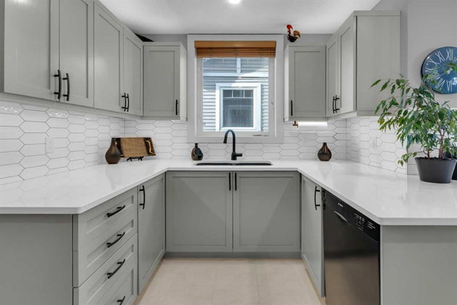 902 - 8000 Wentworth Drive SW