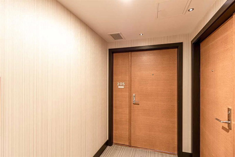 205 - 519 Riverfront Avenue SE, Calgary, T2G 1K6 | Image 2