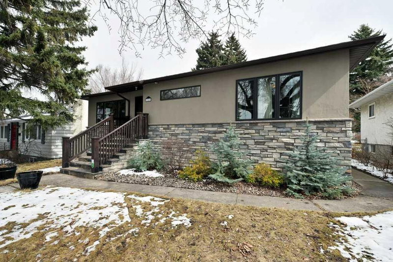 3040 26 Street SW, Calgary, Alberta