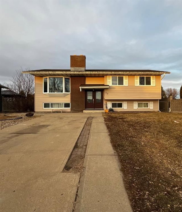 40 Ross Glen Court SE